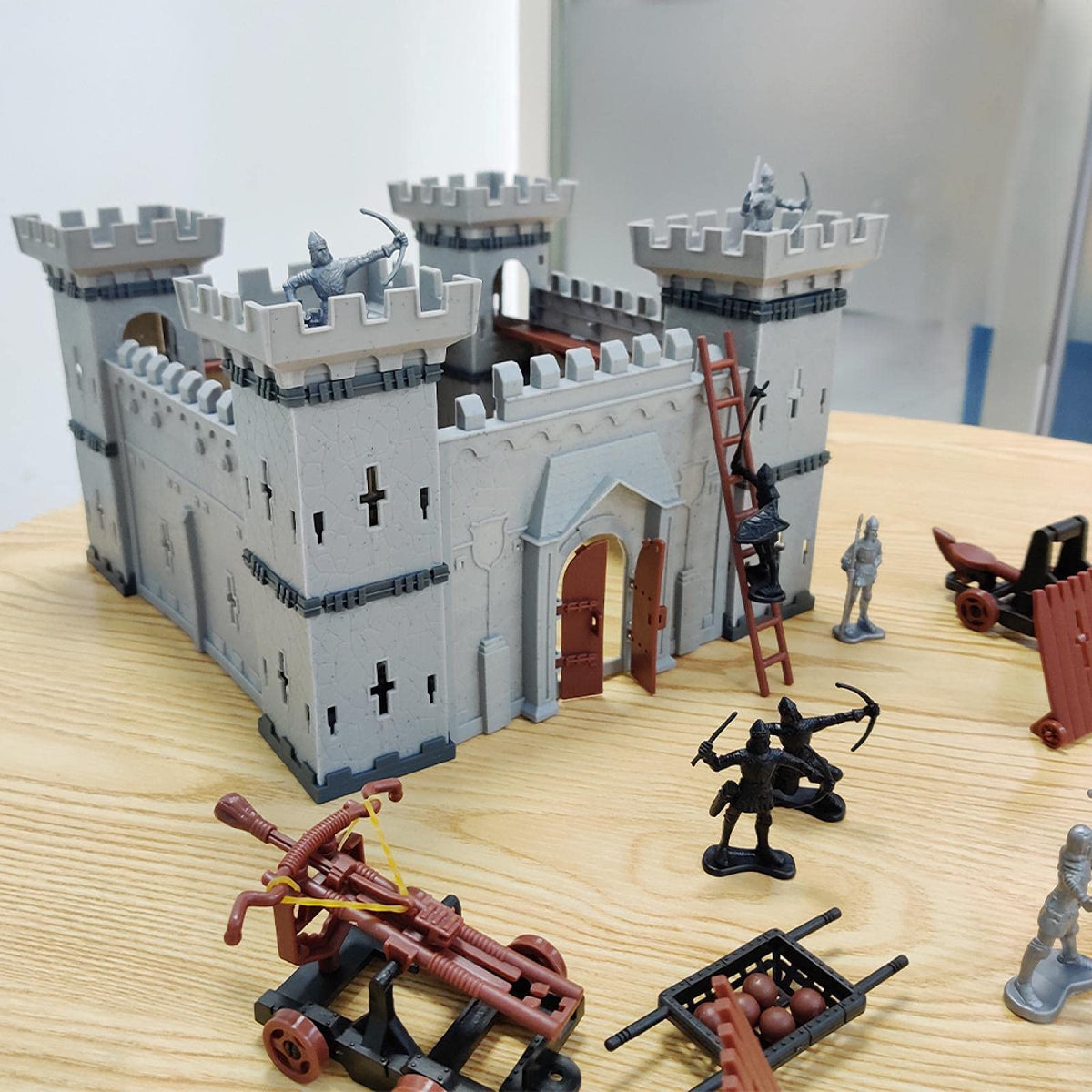 Medieval Castle Knights Action Figure Toy Playset with Catapult and Horse-Drawn Carriage A409